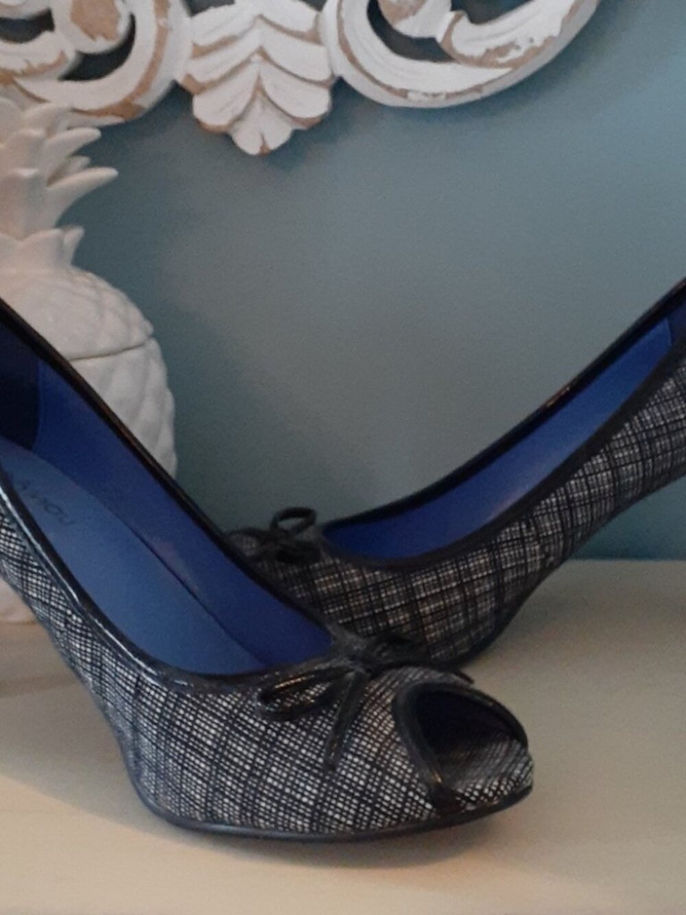 Le Chateau fine plaid fabric peep toe heels